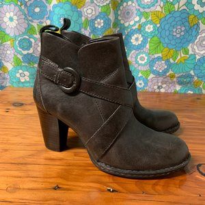 #LIKE NEW# Born Shola Brown Crisscross Ankle Booties sz7